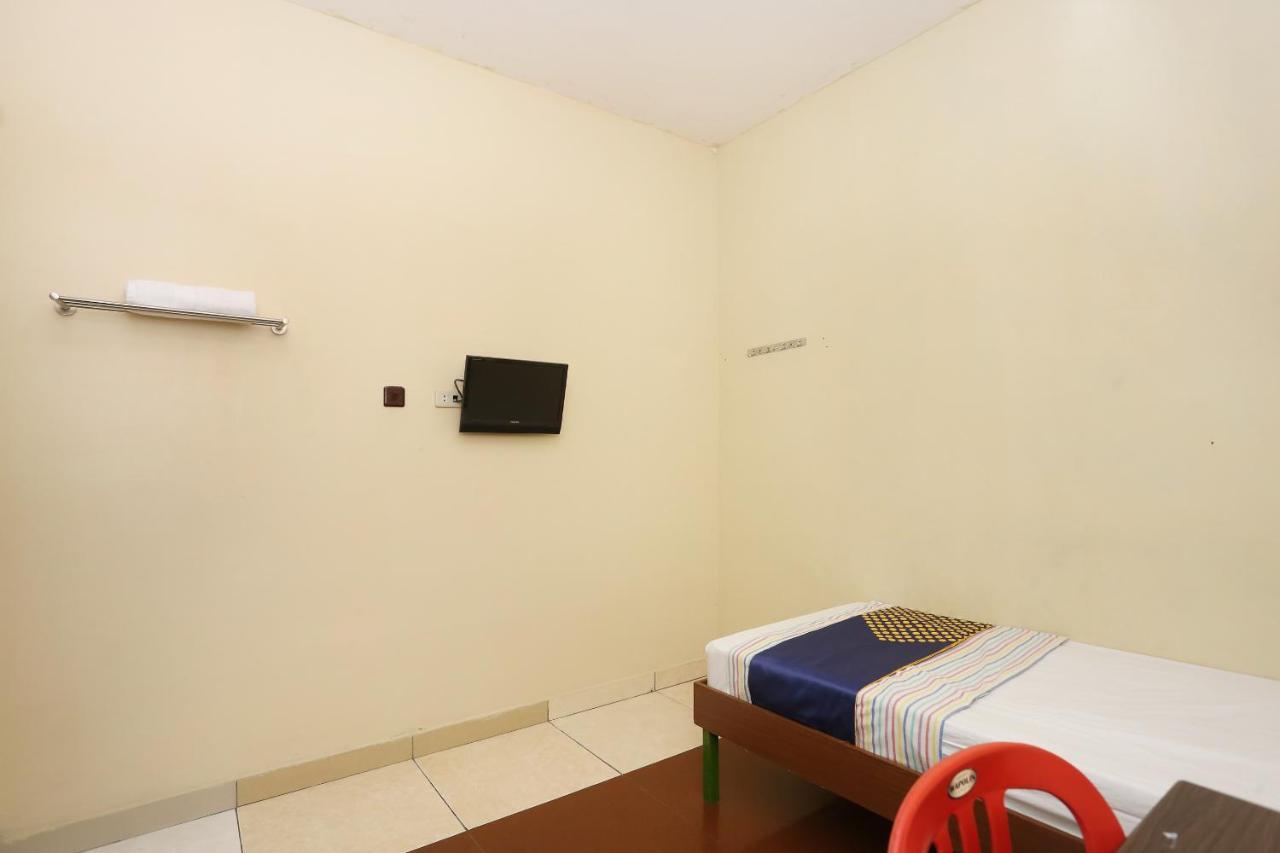 Spot On 2358 Aster Homestay Melati Екстериор снимка